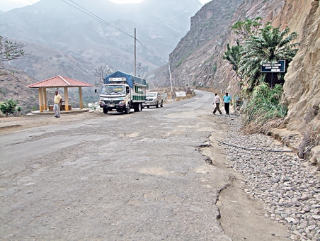 En el sector de La Virgen, en territorio del cantón Pucará, también es visible el deterioro de la carretera interprovincial.(AZD)