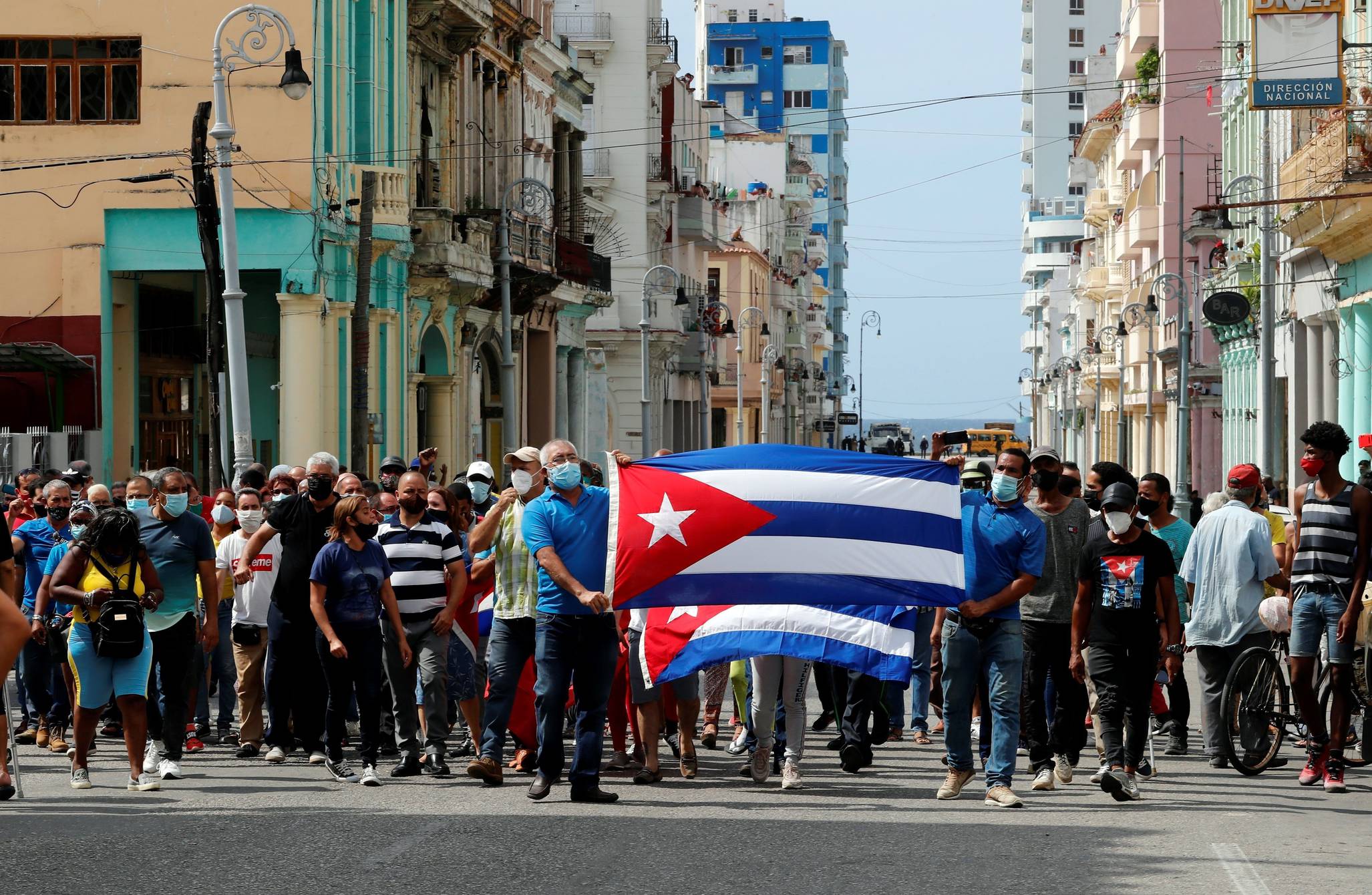 Cubanos cuentan sobre la falta de alimentos, ataques y cortes de