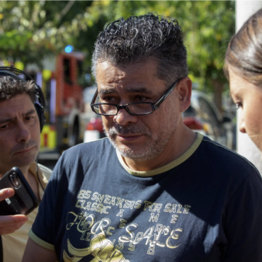 El padre de la joven desaparecida en el incendio de la discoteca en Murcia, este domingo. EFE/ Marcial Guillén Foto: EFE