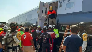 Accidente de tren en México deja 13 muertos y más de 100 heridos