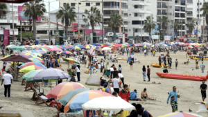 Daniel Noboa reduce el IVA al 8% durante el feriado de Fin de Año: así se aplicará la medida