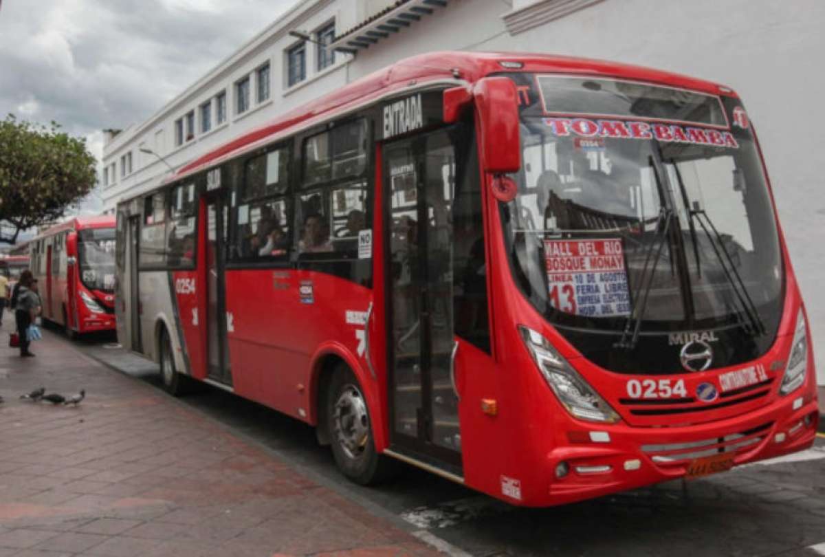 Concejo Cantonal de Cuenca aprueba alza del pasaje urbano con subsidio municipal