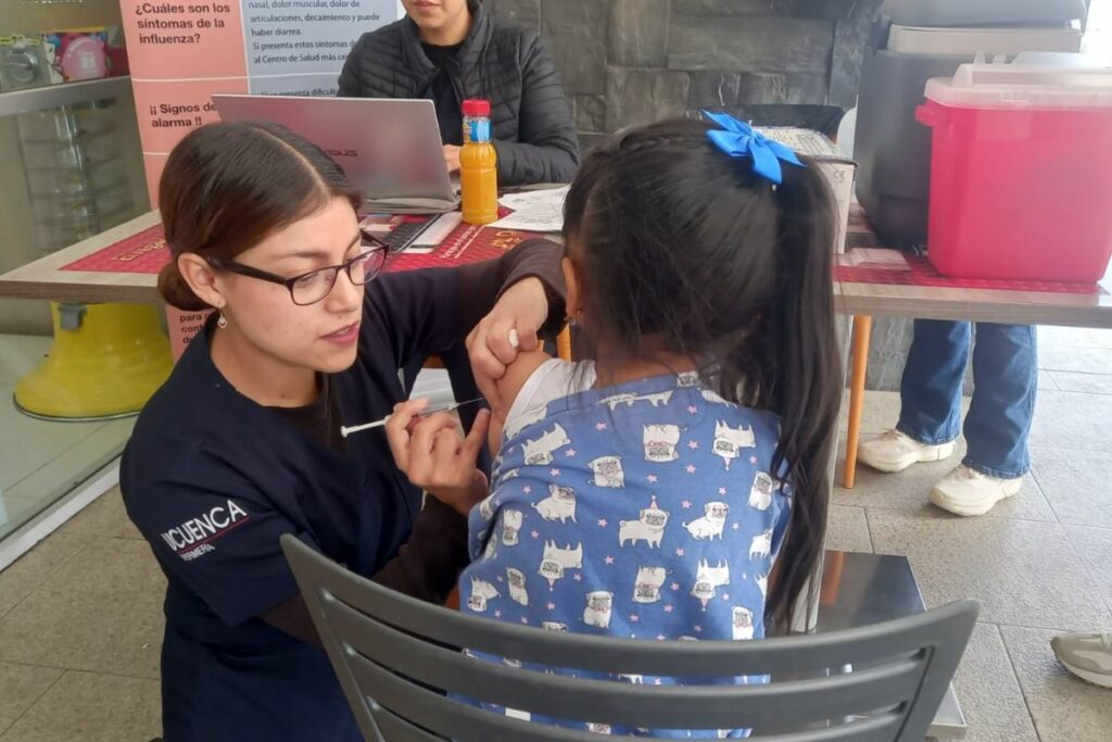 Más de un millón de personas se vacunaron contra la influenza en Ecuador