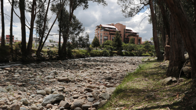 El embalse de Mazar comienza a caer un metro diario en medio del estiaje, ¿qué implica para el sector eléctrico?