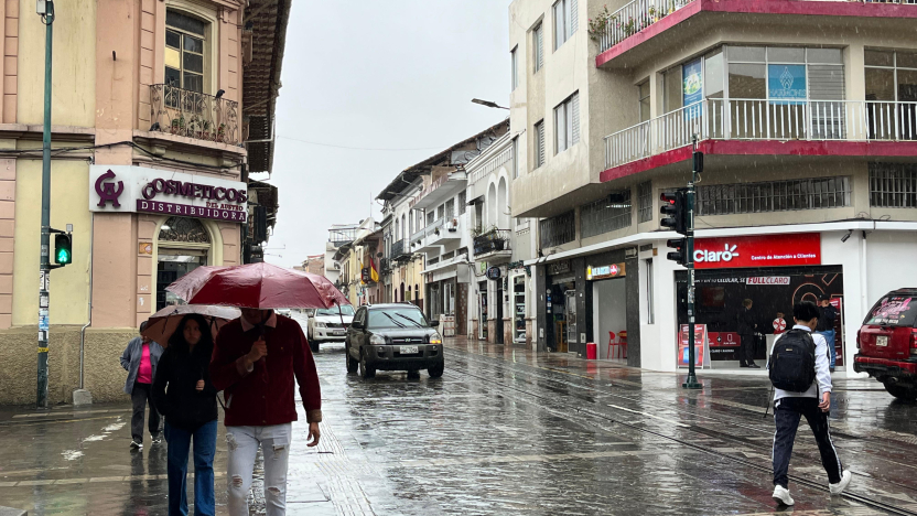 Inamhi mantiene alertas por intensas lluvias y tormentas en varias regiones del país
