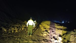 Deslizamiento de tierra bloquea gran parte de la vía Loja – Chaguarpamba por intensas lluvias