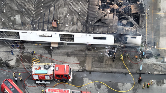 Incendio en fábrica de Mapasingue, Guayaquil, moviliza a bomberos