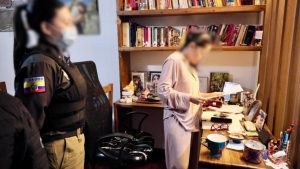 Fiscalía allana casa de Luisa González en el marco del caso Caja Chica