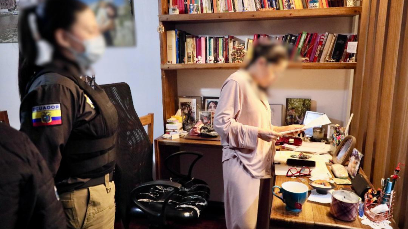 Fiscalía allana casa de Luisa González en el marco del caso Caja Chica