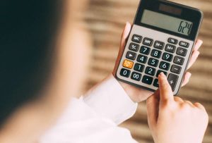 Cómo solicitar la devolución del IVA para adultos mayores y personas con discapacidad en Ecuador