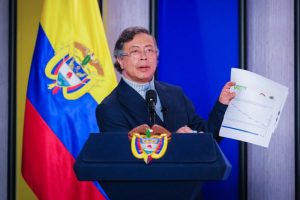 Colombia suspende venta de electricidad a Ecuador para priorizar seguridad energética