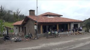 Jóvenes estudiantes aprenden cómo se construyeron las casa patrimoniales 