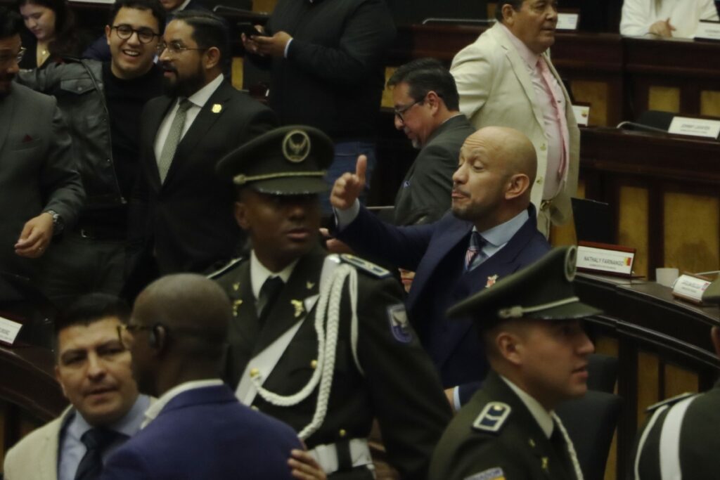 Incidente en la Asamblea Nacional obligó a suspender temporalmente sesión del Pleno