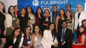 Conozca las opciones de becas disponibles para ecuatorianos en 2026 y sus plazos de postulación