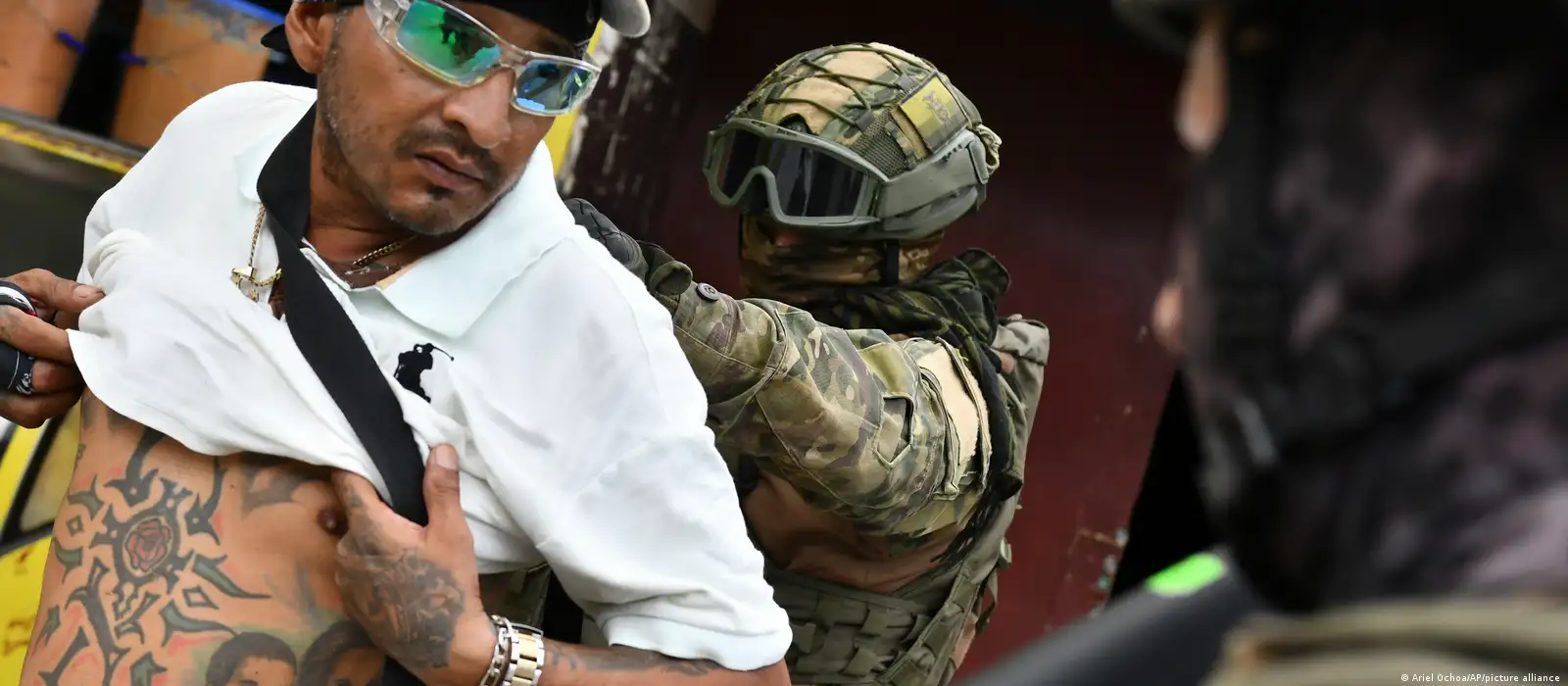 Ecuador declara estado de excepción en nueve provincias y tres cantones por aumento de violencia