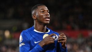 Entrenador del Chelsea califica a Moisés Caicedo como “mejor mediocampista del mundo”