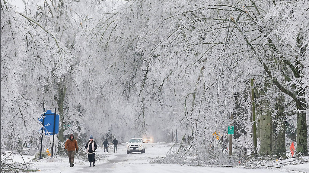 Más aire ártico y cortes de energía agravan situación tras tormenta invernal en Estados Unidos