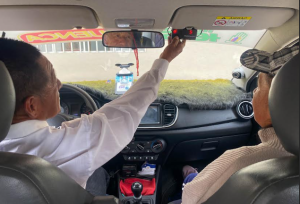 Alertan presuntas alteraciones de taxímetros y cobros irregulares en taxis de Cuenca