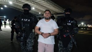 Extraditan a Leonardo Cortázar desde Panamá y será recluido en la Cárcel del Encuentro en Ecuador