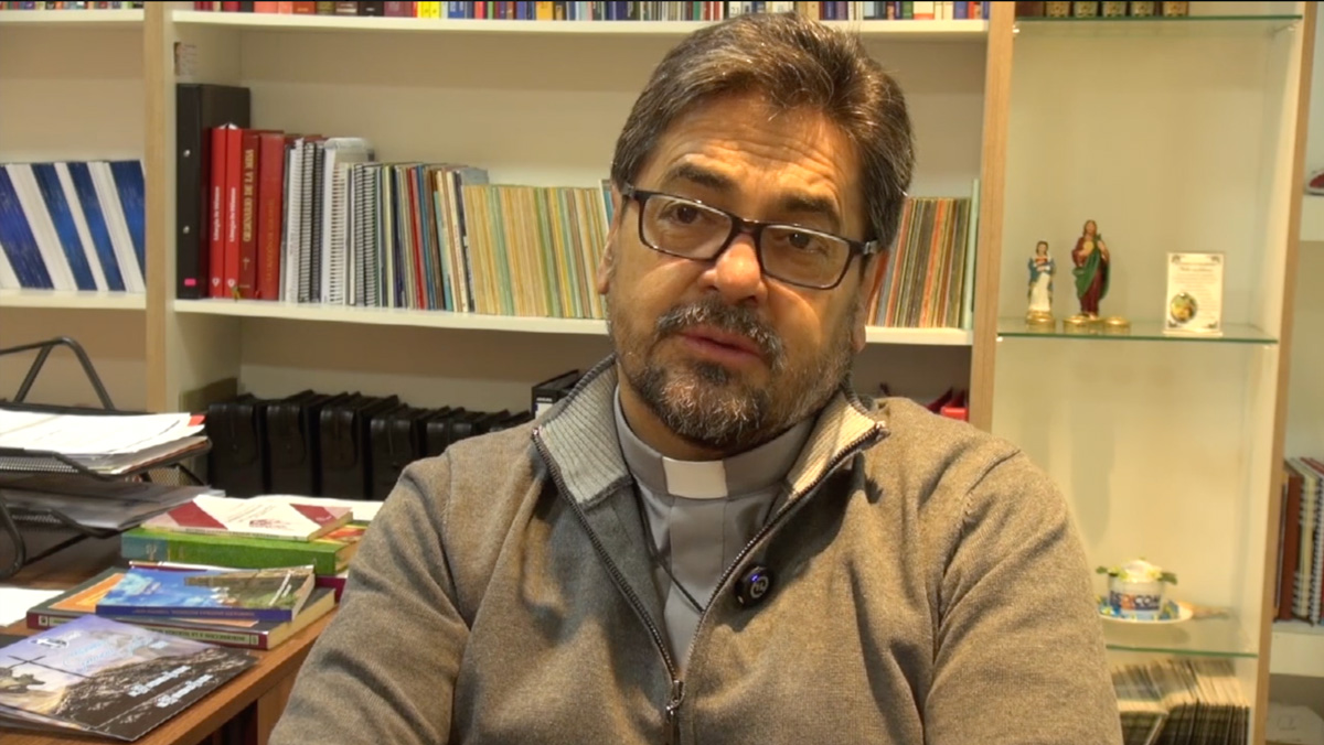 Iglesia planifica recolección de alimentos para damnificados.