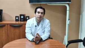 El Dr. Miguel Tintín y su labor como anestesiólogo en el Hospital de Girón