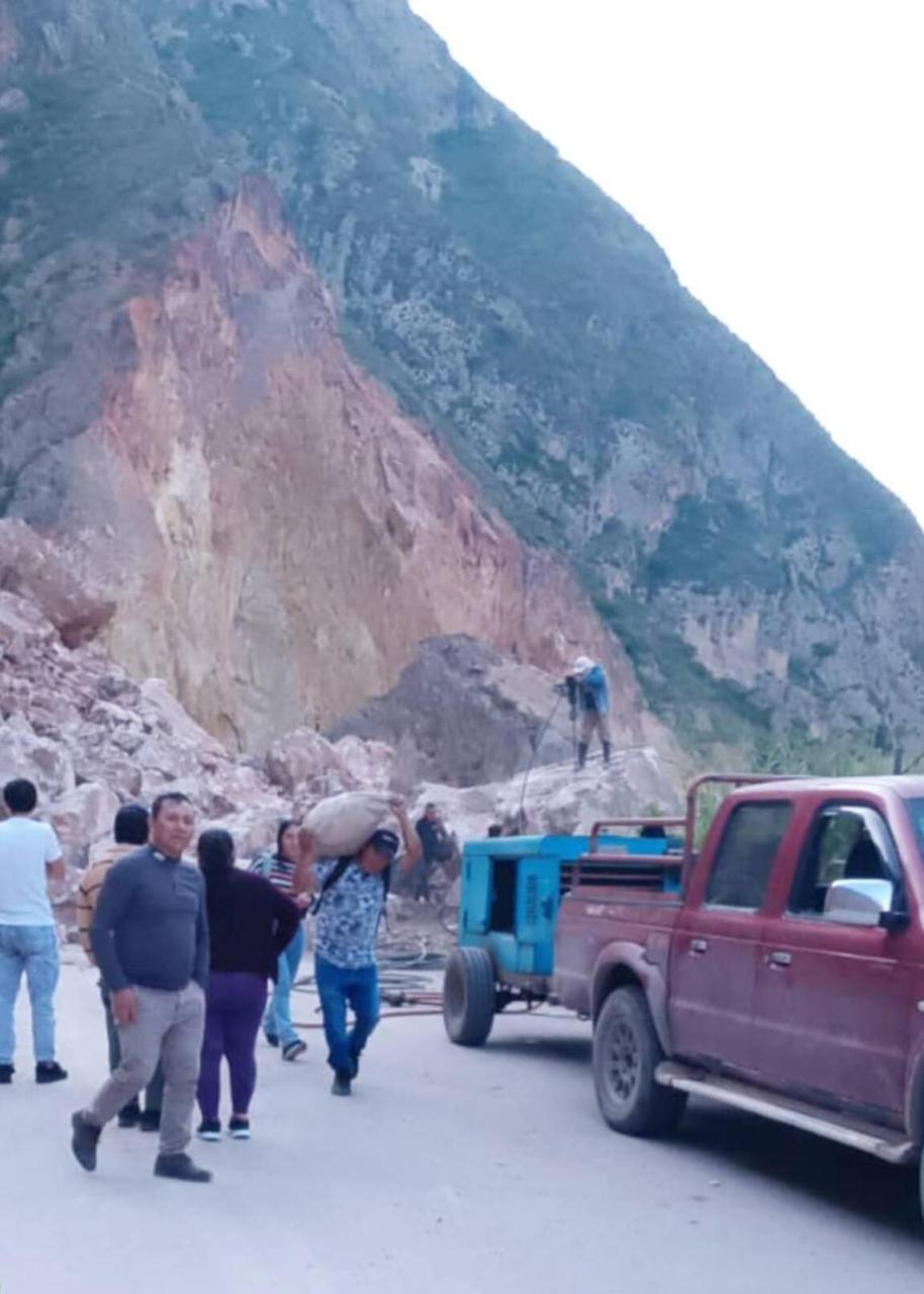 Deslizamiento en la vía Cuenca – Girón – Pasaje; trabajos en el km 89 tomarían una semana