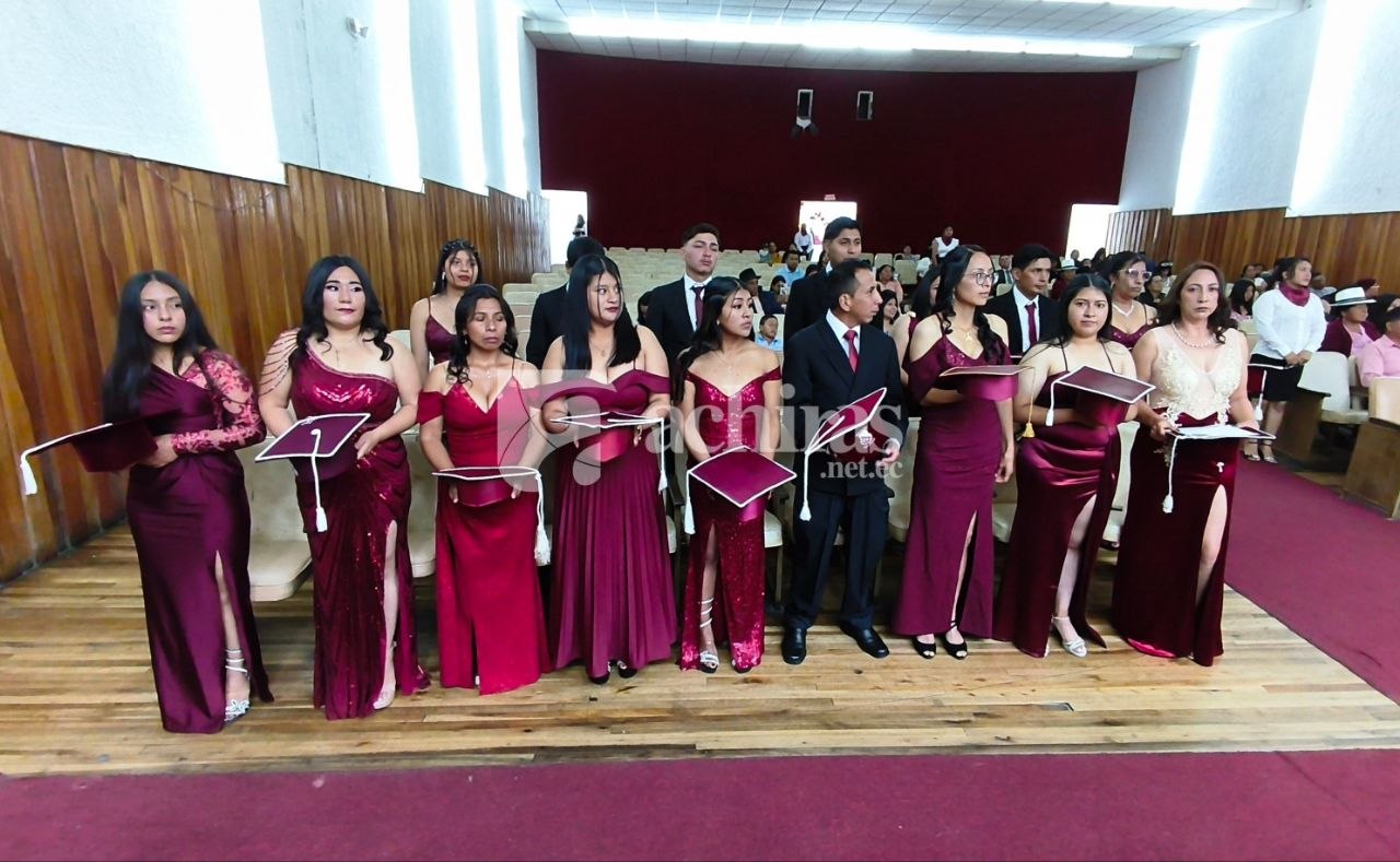 17 nuevos bachilleres se incorporan en Girón en modalidad nocturna