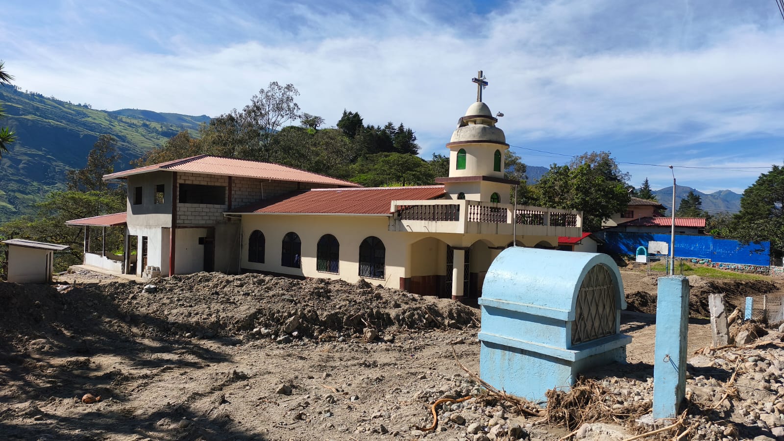 Casa comunal de Caledóneas, al borde del colapso