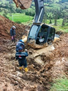 Trabajos en Bestión se retrasaron por hundimiento de maquinaria pesada