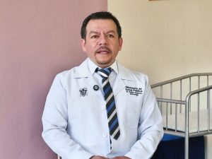 Ginecólogo del Hospital de Girón advierte sobre señales de alerta durante el embarazo