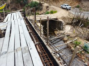 Reclaman abandono de trabajos a la Prefectura