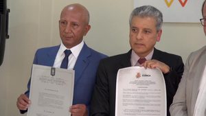 Dos universitarios dieron vida a SODILIBRO, una iniciativa que cumple 35 aรฑos