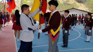 El dรญa de la bandera se conmemorรณ en la UE Ciudad de Girรณn
